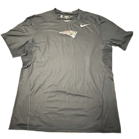 Men’s Nike Dri-Fit NFL NE Patriots Mesh T-Shirt - Size L - MINT CONDITION - Picture 1 of 5